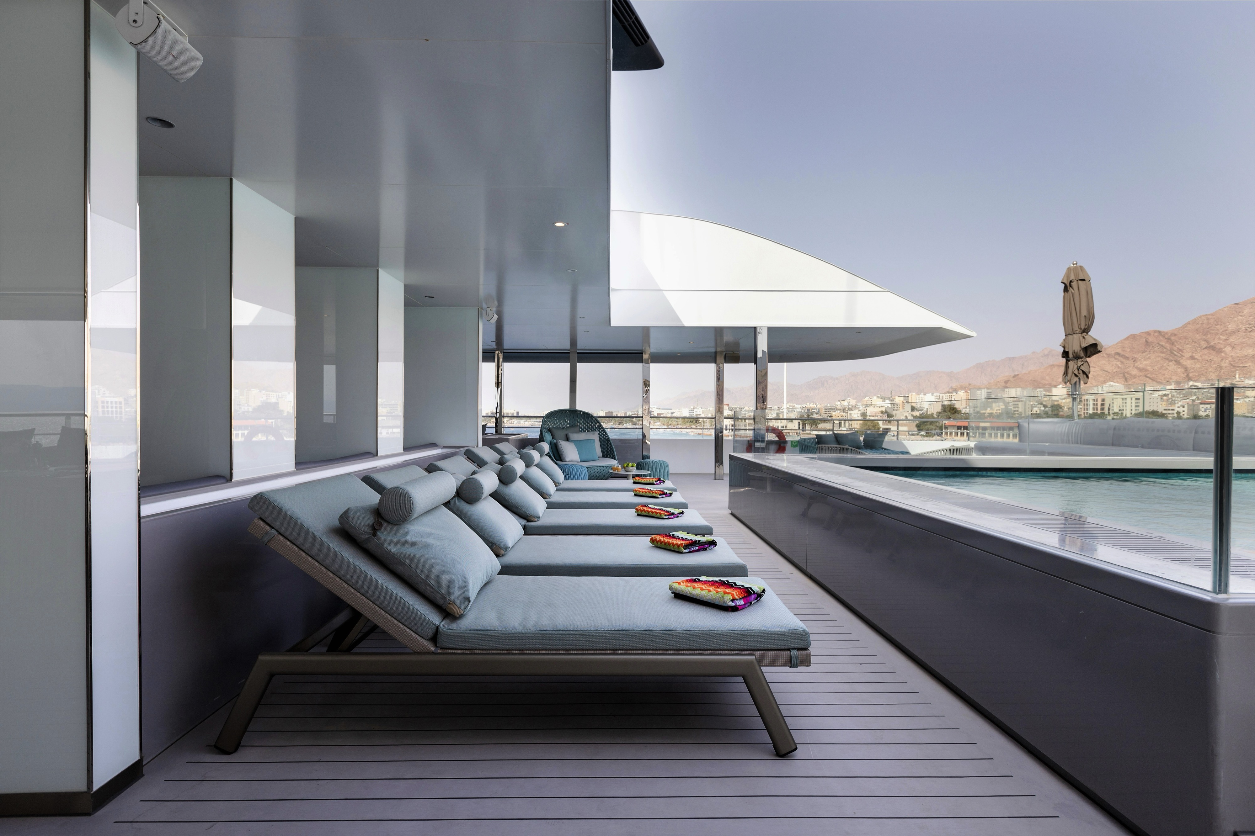 Emerald Sakara - Aqua Pool & Café